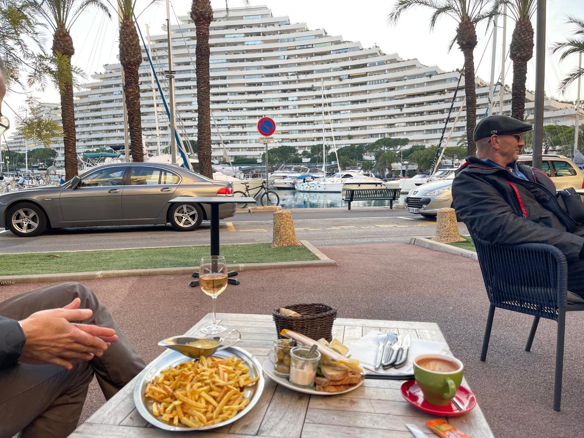 Villeneuve Loubet Plage- Entre Nice Et Cannes Exterior photo